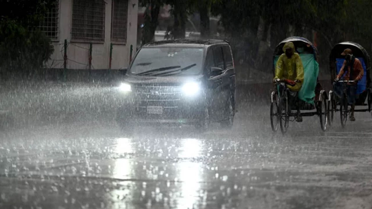 ঢাকায় রাতে বজ্রসহ বৃষ্টি হতে পারে